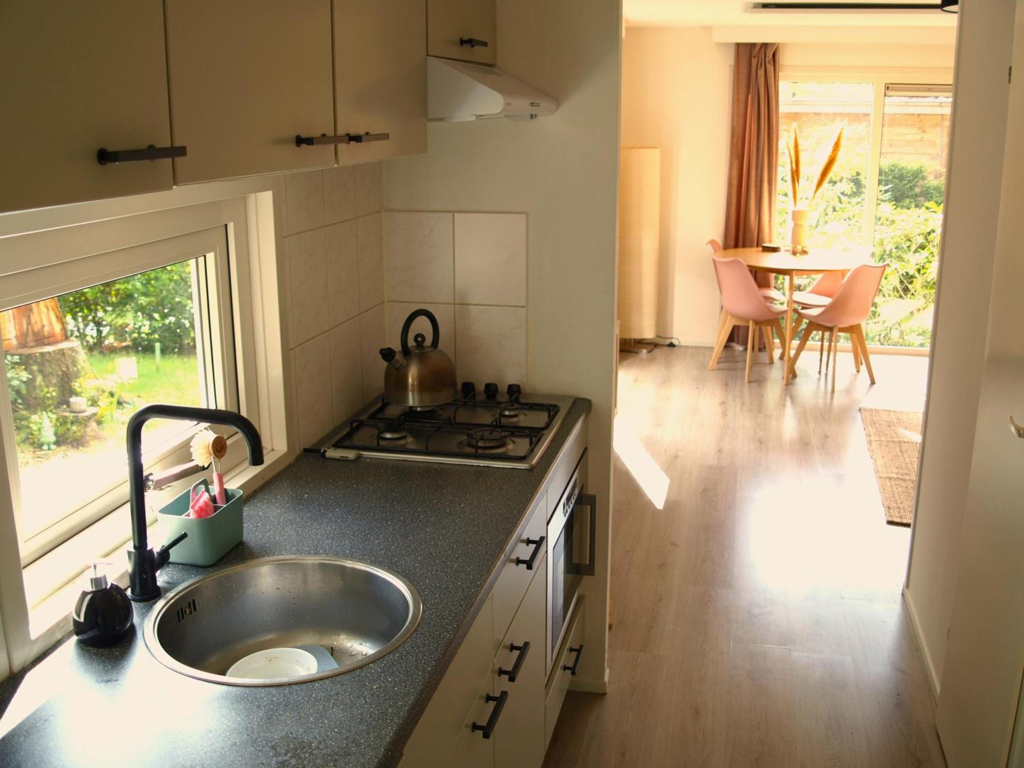 Gezellig Gemoderniseerd Chalet Op De Veluwe Putten Eksteriør bilde
